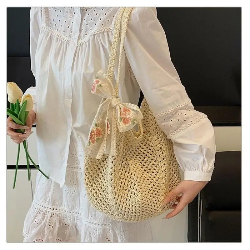 Woven Large Capacity Women's Shoulder Bag Handmade Perfect for Beach Adventures and Daily Essentials