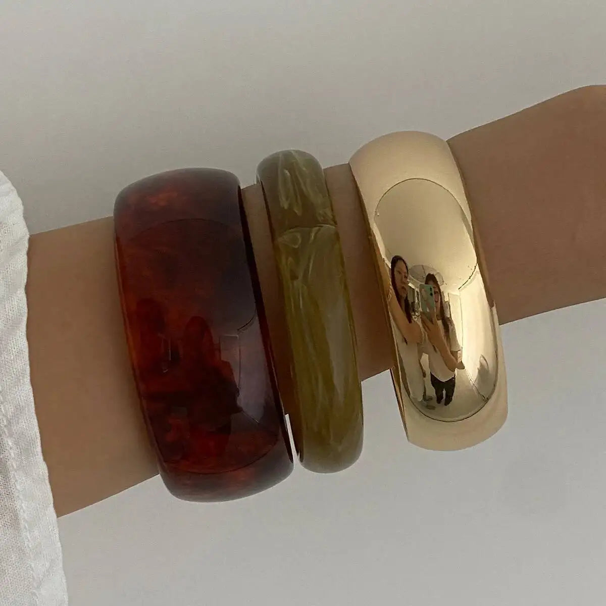 Salircon 3 Styles Boho Wide Chunky Round Acrylic Resin Bangles Women Hip Hop Geometric Metal Bracelets Stackable Charms Jewelry