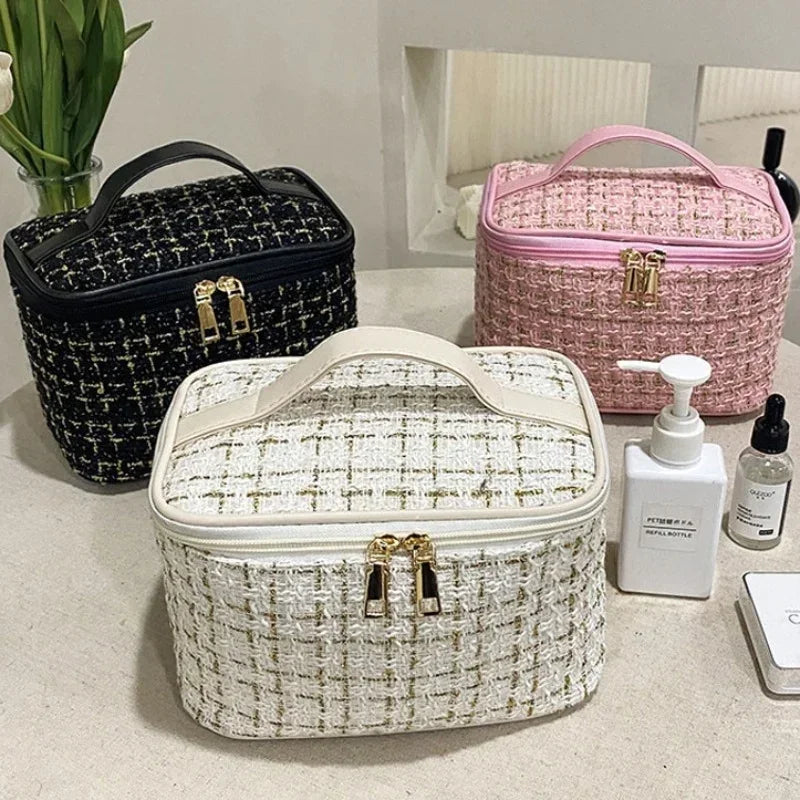 2026 New Women's Bag Knitted Style Makeup Bag Portable Makeup Bag Fashionable Large Storage Bag BX101