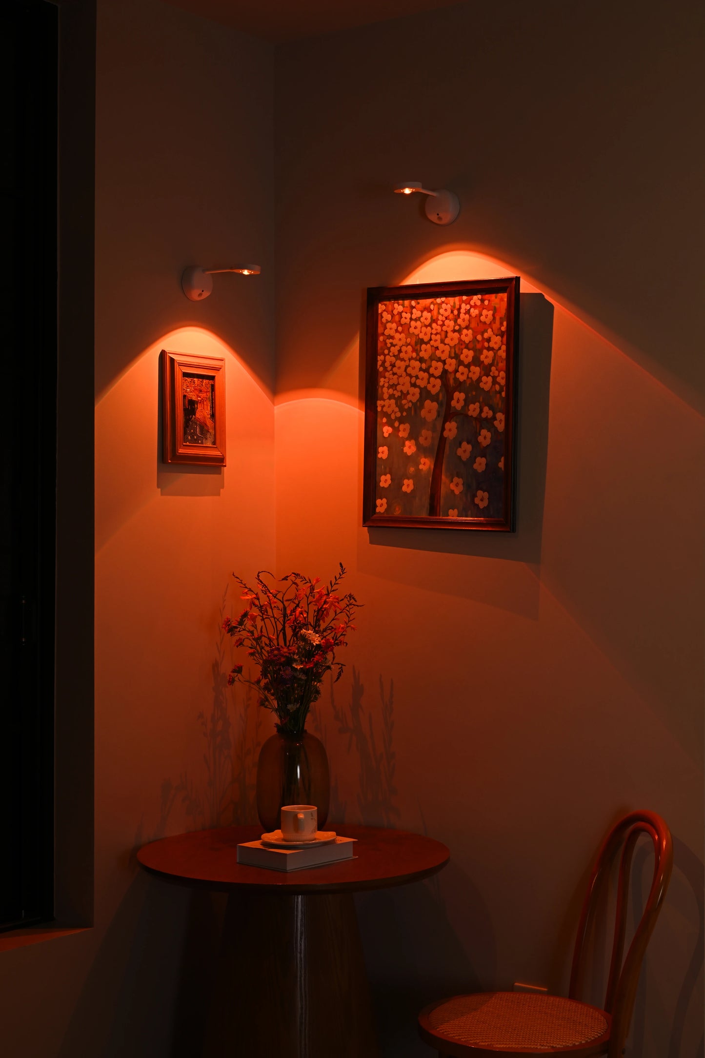 KFV Wireless Wall Light Rechargeable Poster Light Intelligent Human Sensing Dimmable Led RGB Spotlight Lighting Pictures Light