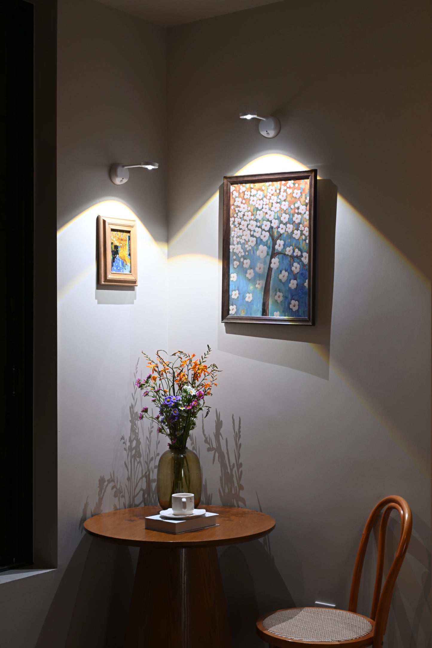 KFV Wireless Wall Light Rechargeable Poster Light Intelligent Human Sensing Dimmable Led RGB Spotlight Lighting Pictures Light