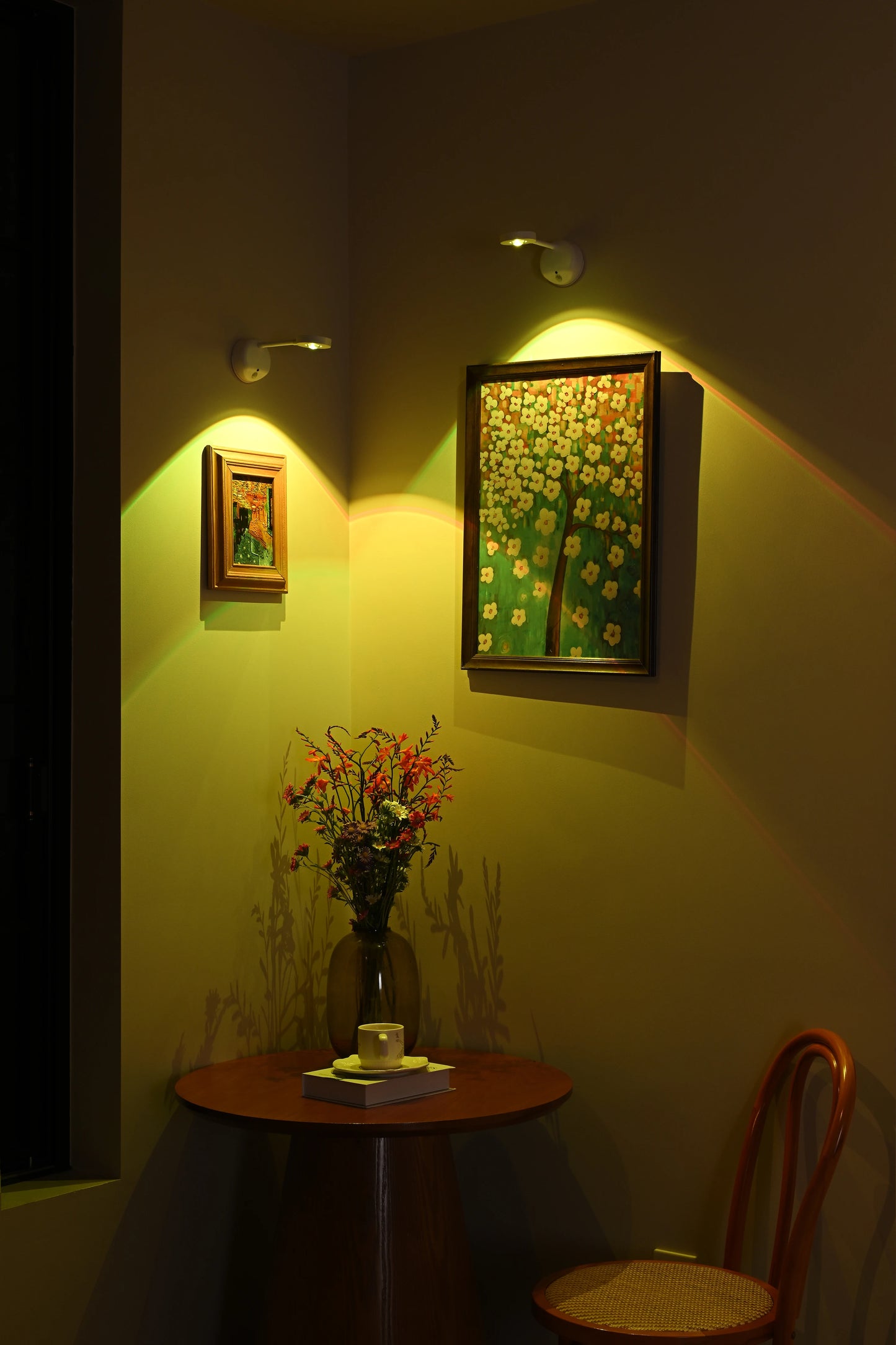 KFV Wireless Wall Light Rechargeable Poster Light Intelligent Human Sensing Dimmable Led RGB Spotlight Lighting Pictures Light