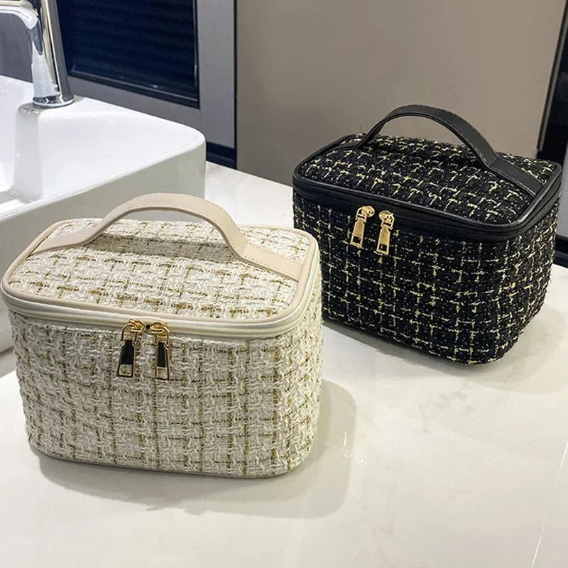 2026 New Women's Bag Knitted Style Makeup Bag Portable Makeup Bag Fashionable Large Storage Bag BX101